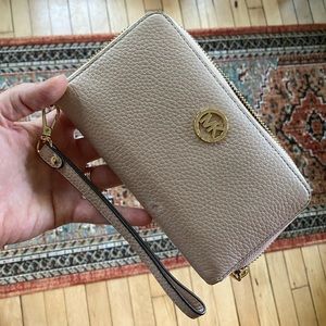 Michael Kors Smartphone Wallet/Wristlet